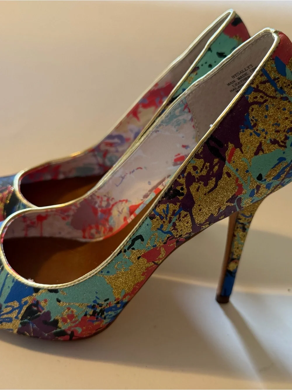 Boutique 9 statement pumps